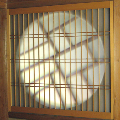 竹窓の設置例の裏面