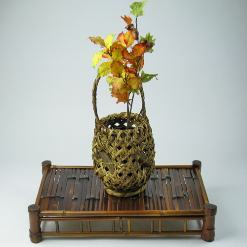 竹製　花台（上）の使用例